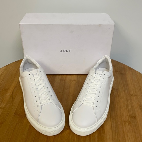 arne essential leather trainer